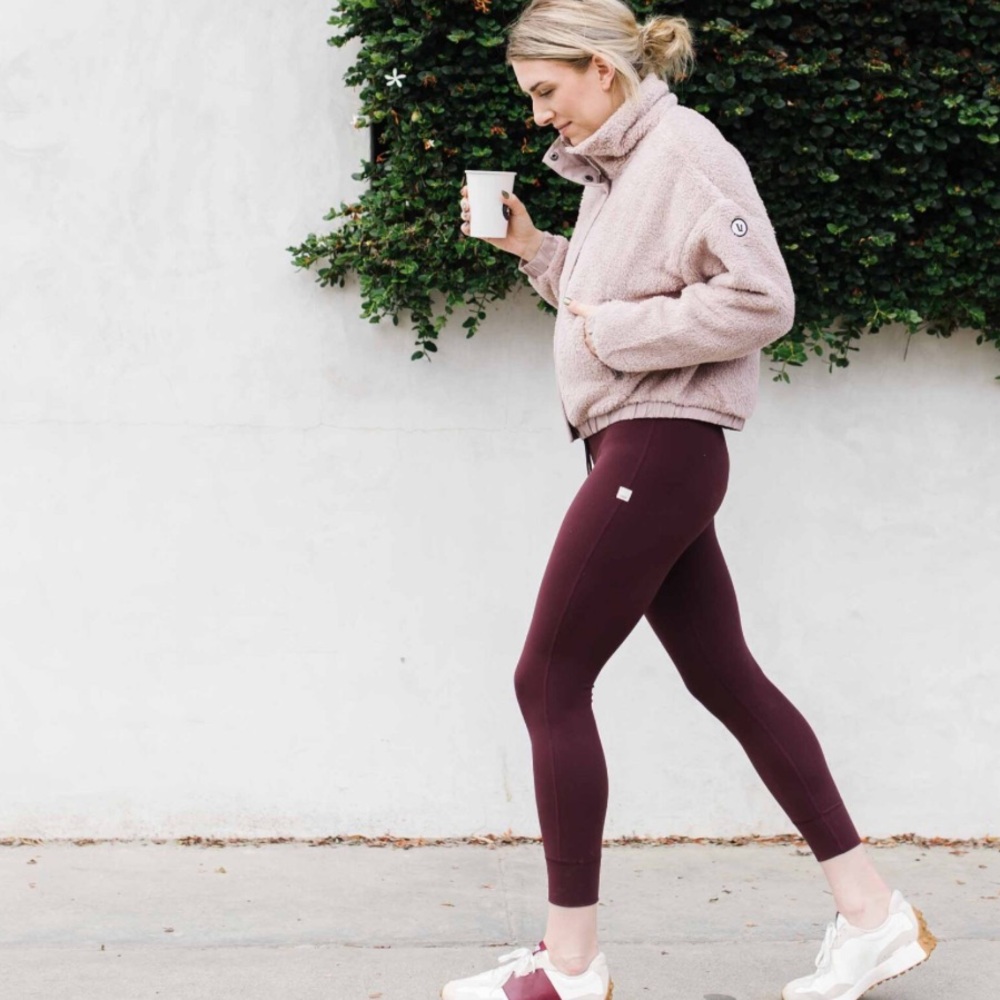 Vuori Burgundy Daily Jogger